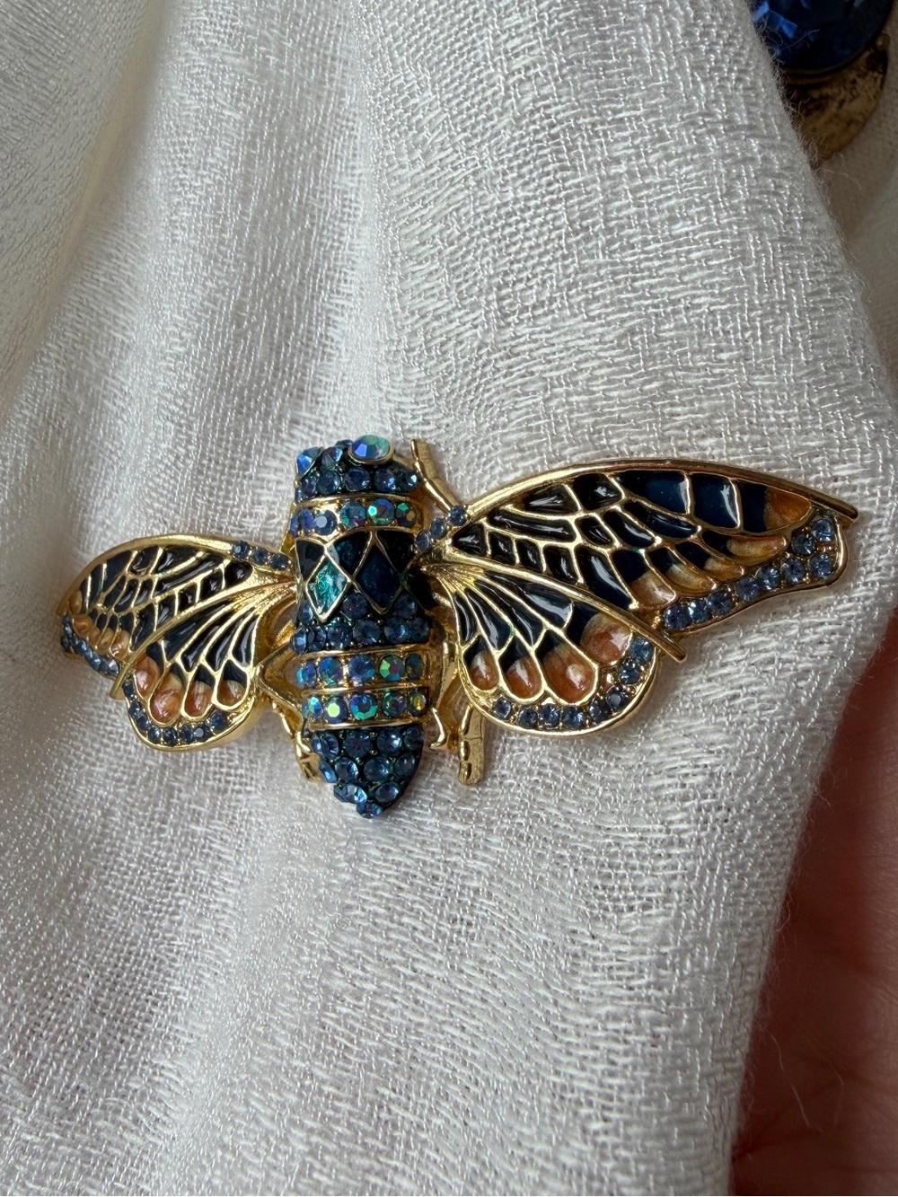Blue tone Brooch